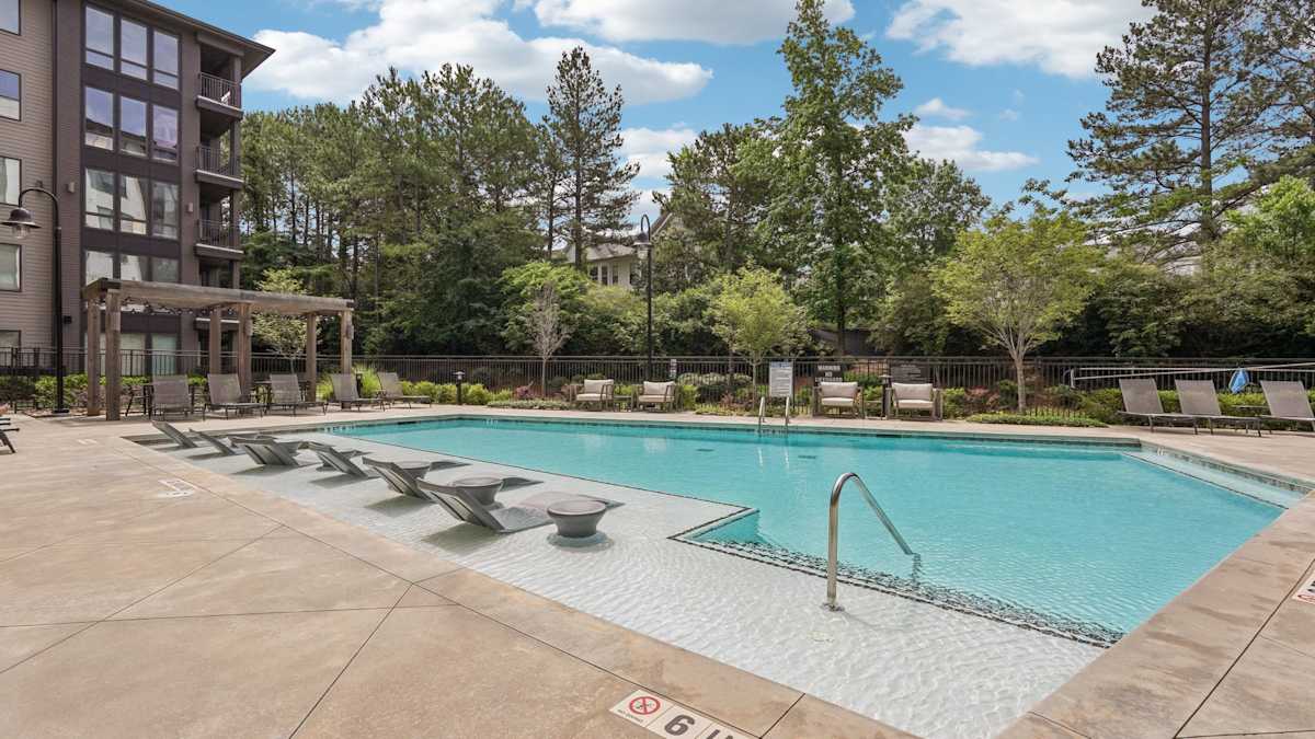 915 Glenwood Apartments on the Beltline exterior building view - Atlanta, GA