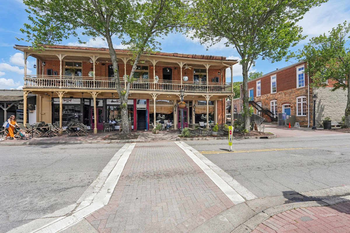 Wesley St. James Apartments community photo - Atlanta, GA