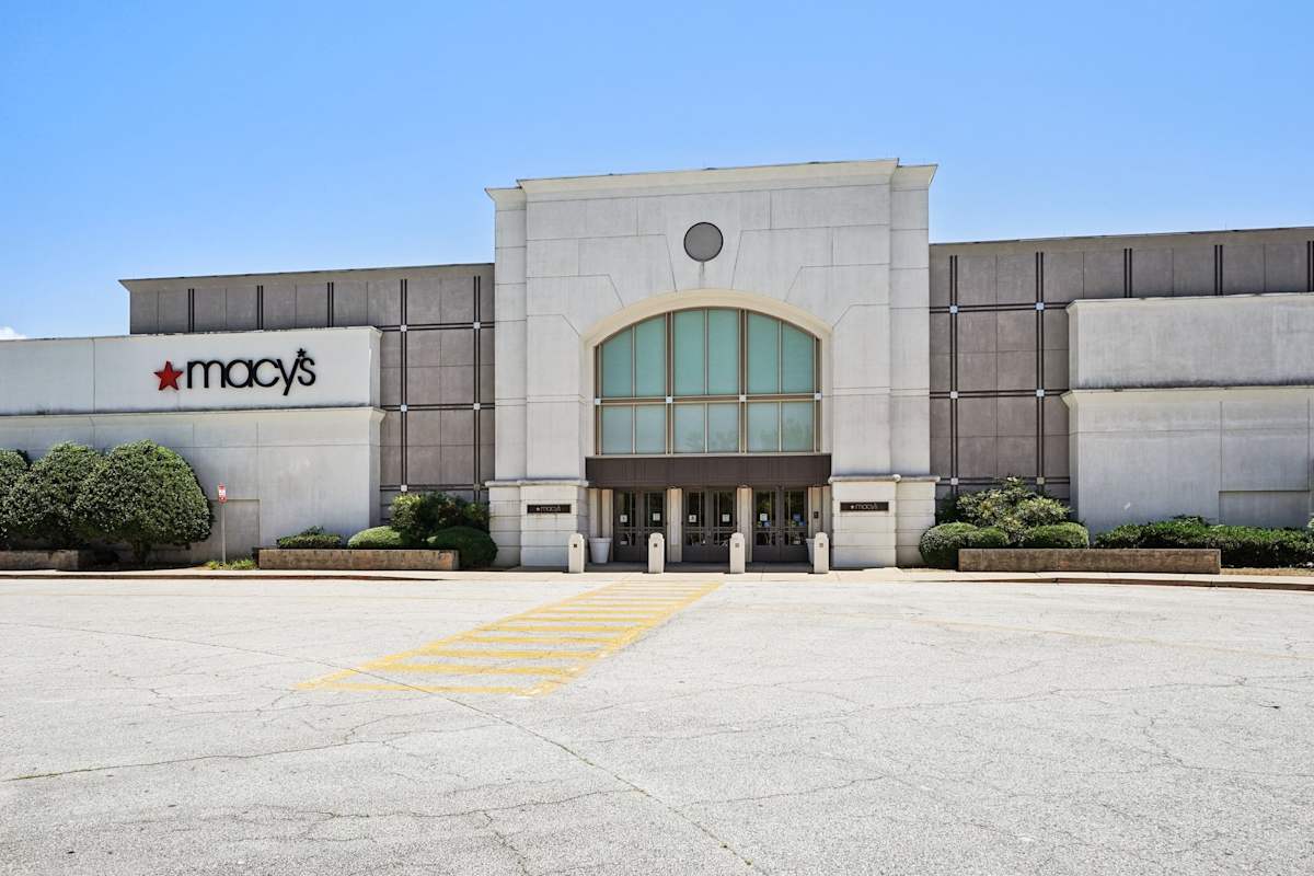 Wesley Kensington Apartments at Stonecrest nearby shopping area - Stonecrest, GA
