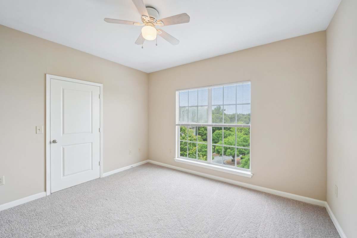 Stillwood Farms Apartments at Newnan apartment interior photo - Newnan, GA
