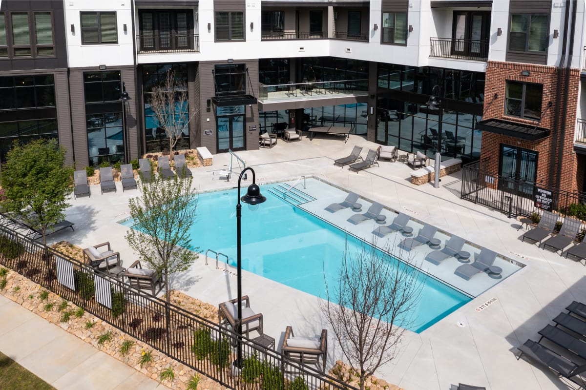 915 Glenwood Apartments daytime aerial view - Atlanta, GA