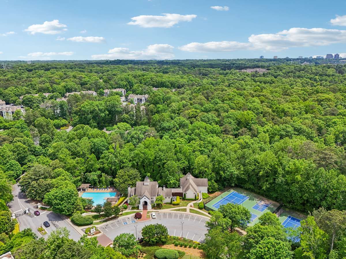Wesley St. James Apartments exterior community photo - Atlanta, GA