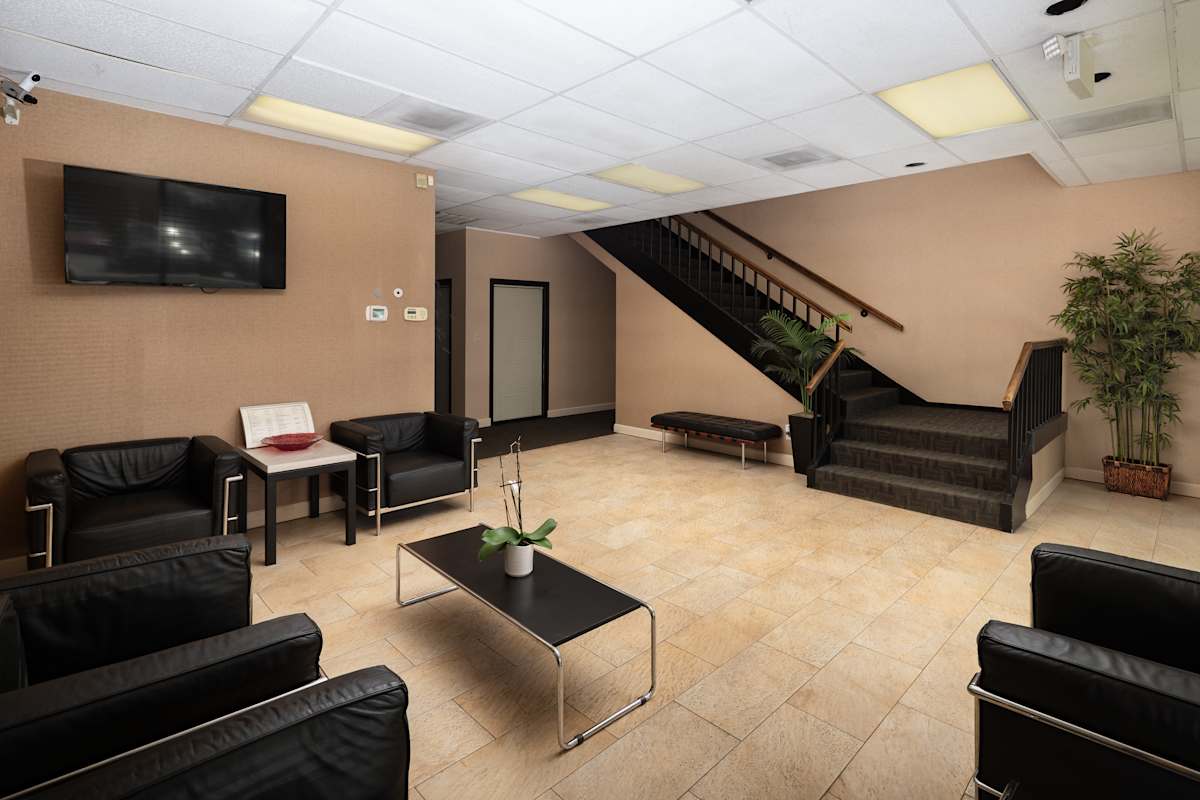 Glenridge 400 lounge area - Atlanta, GA