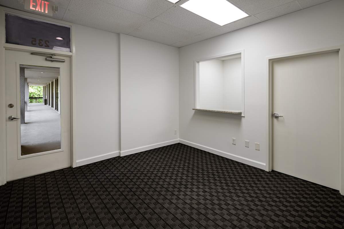 Glenridge 400 interior room - Atlanta, GA