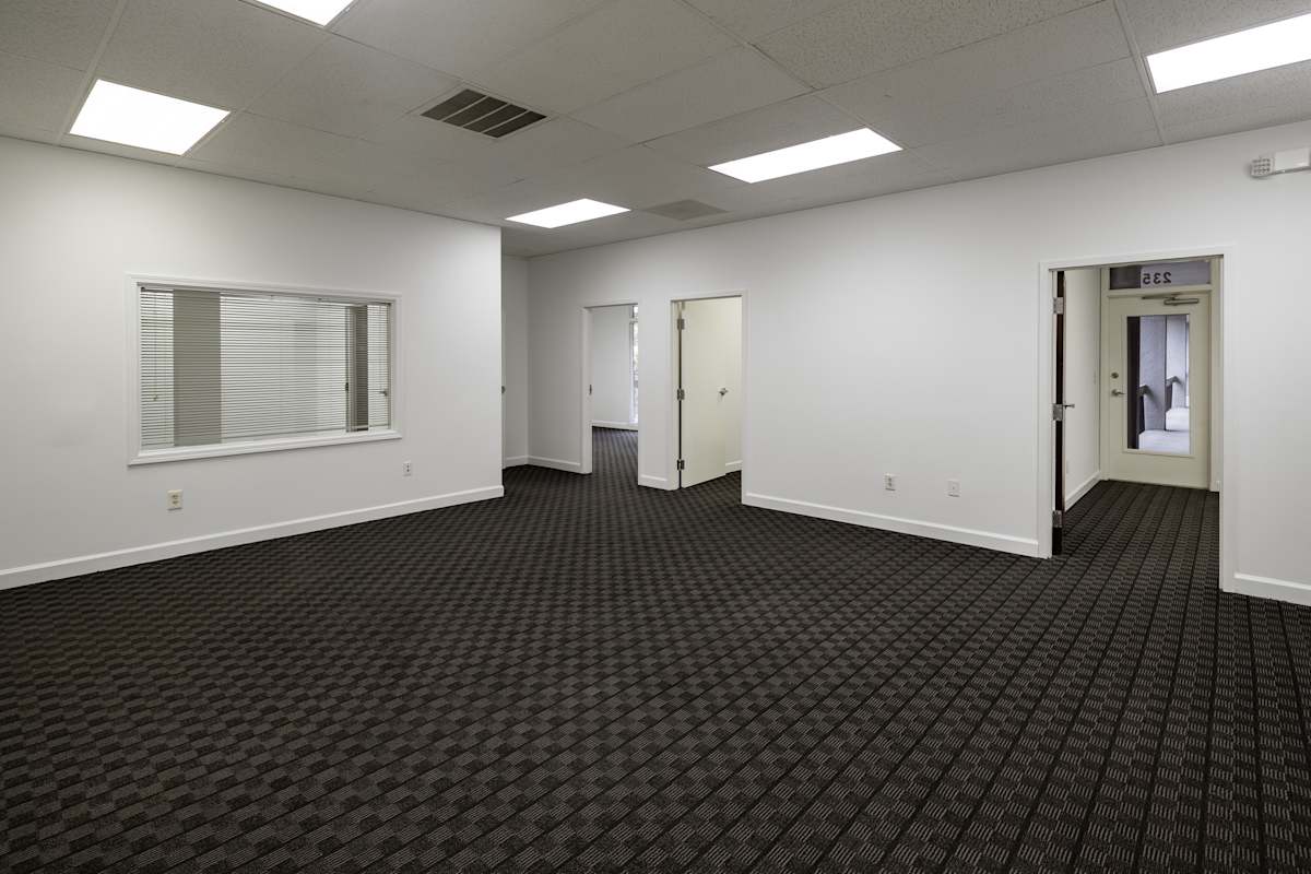 Glenridge 400 interior room - Atlanta, GA