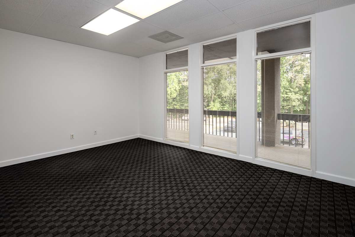 Glenridge 400 interior room - Atlanta, GA