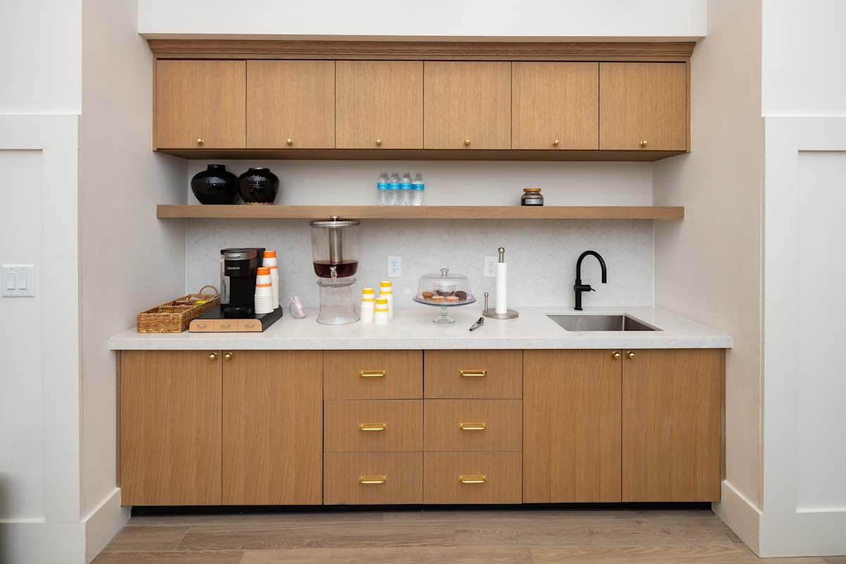 Wesley Kensington Apartments at Stonecrest apartment kitchen - Stonecrest, GA