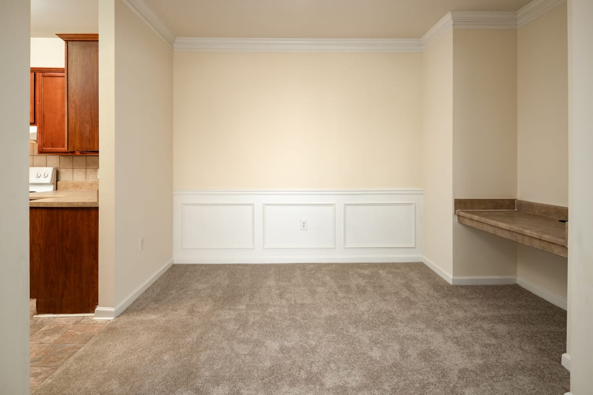 Wesley Kensington Apartments at Stonecrest apartment interior seating area - Stonecrest, GA