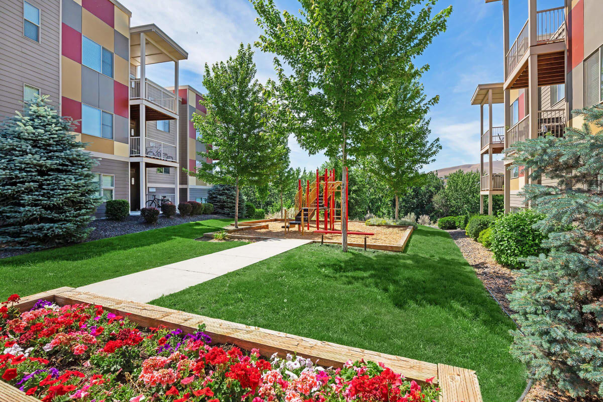 Photos and Video of Mosaic on the River Apartments in Richland, WA