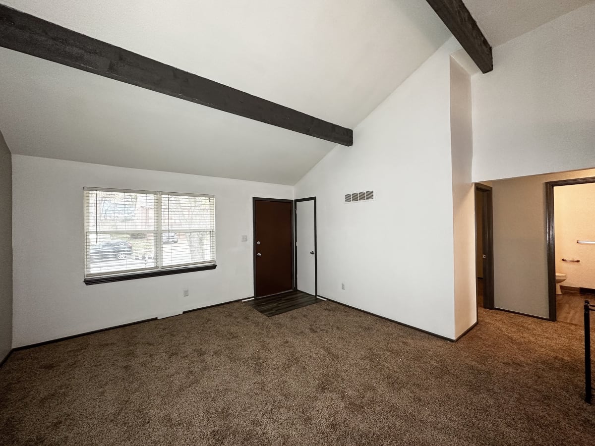 Photos and Video of Kingsridge East Apartments in Blue Springs, MO