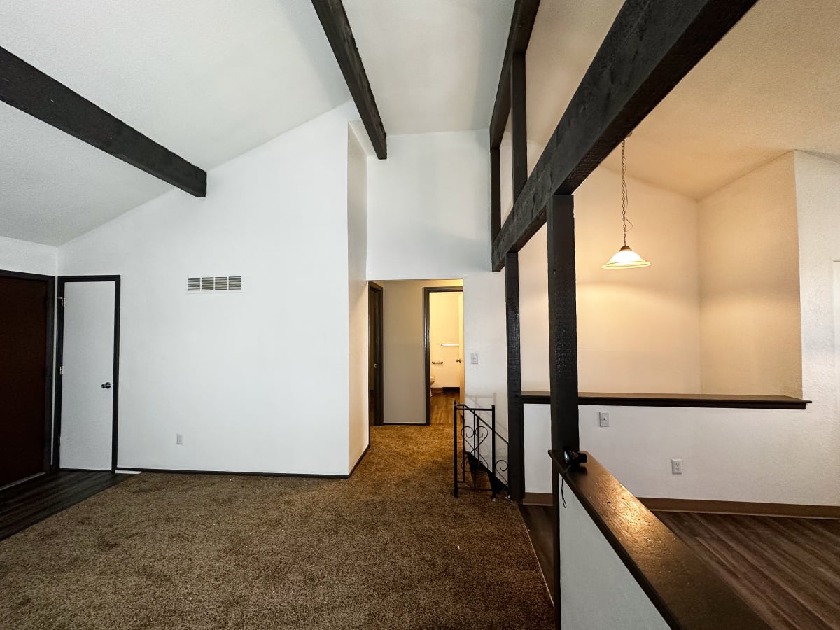 Photos and Video of Kingsridge East Apartments in Blue Springs, MO