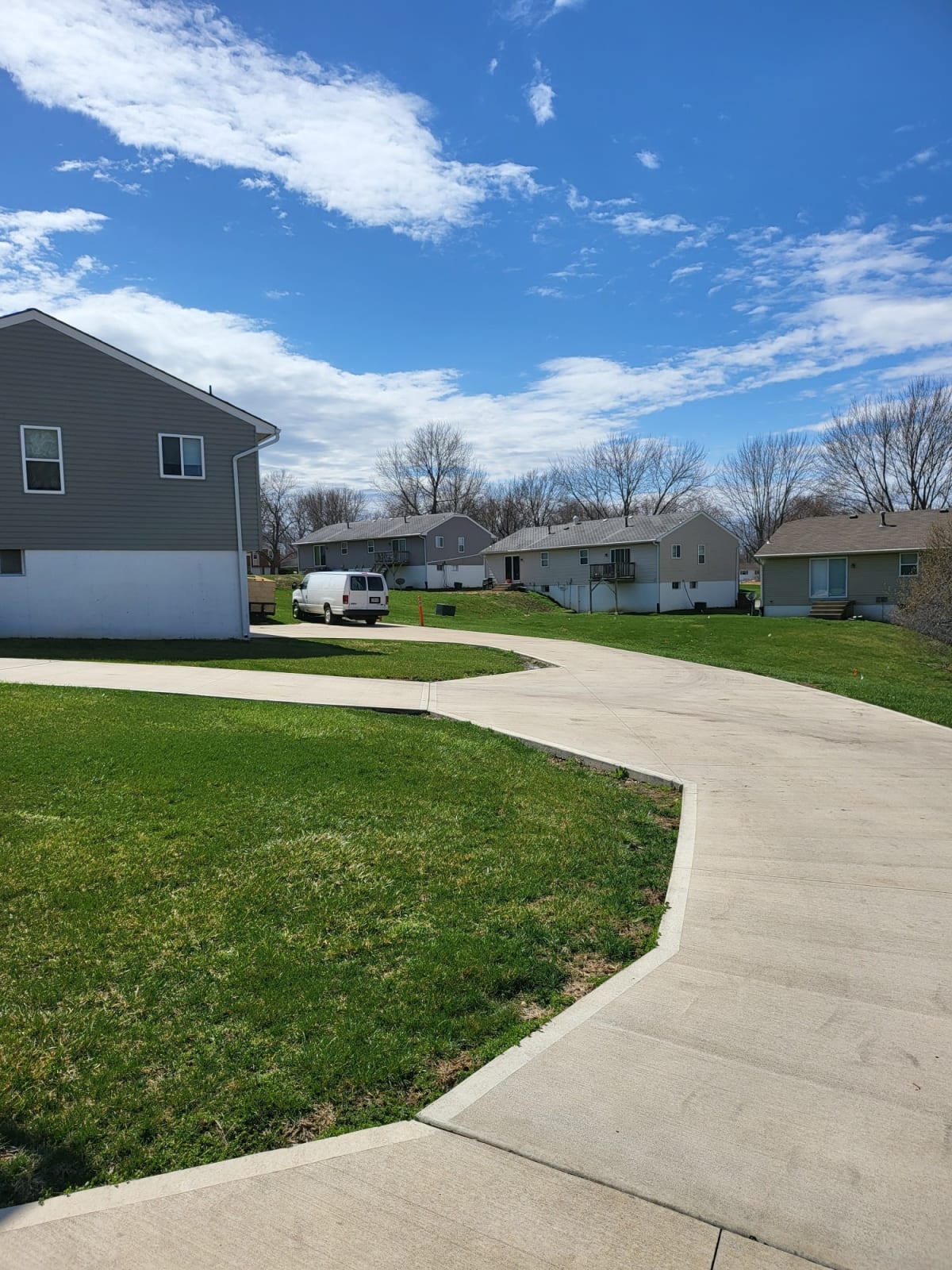 Photos and Video of Kingsridge East Apartments in Blue Springs, MO