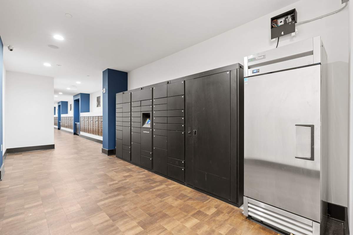 Axis Camelback | Apartments in Phoenix, AZ | RENTCafe