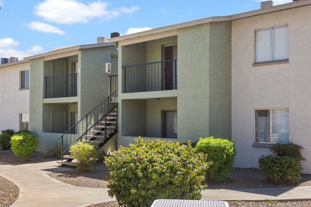 Building exterior at Palm Crest at Station 40.