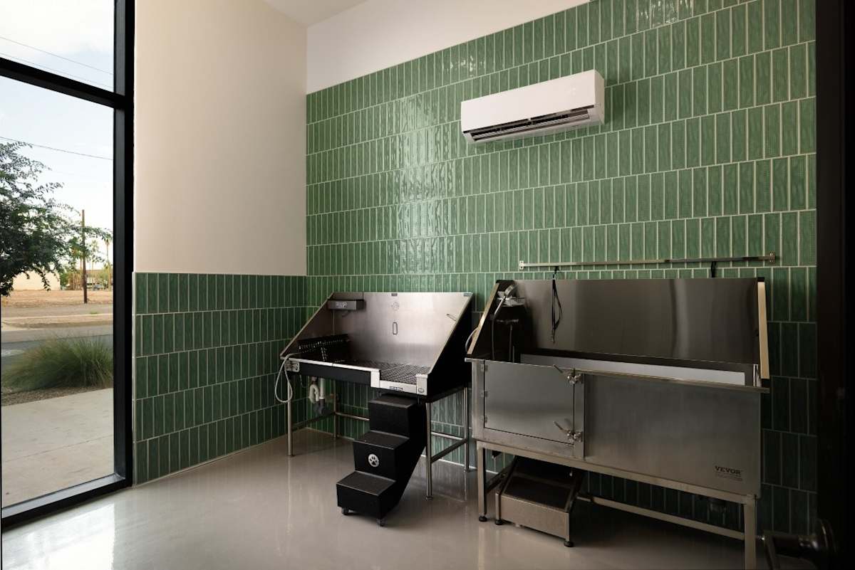 Pet wash room at Ragsdale.
