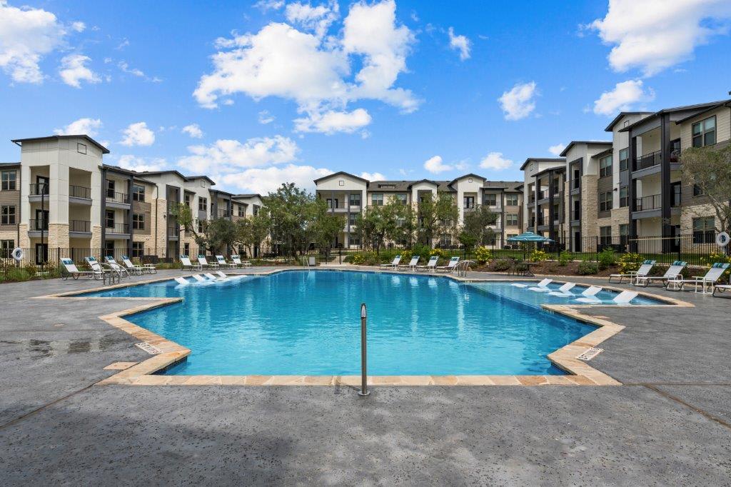 Photos and video of redbird ridge apartments in san antonio tx