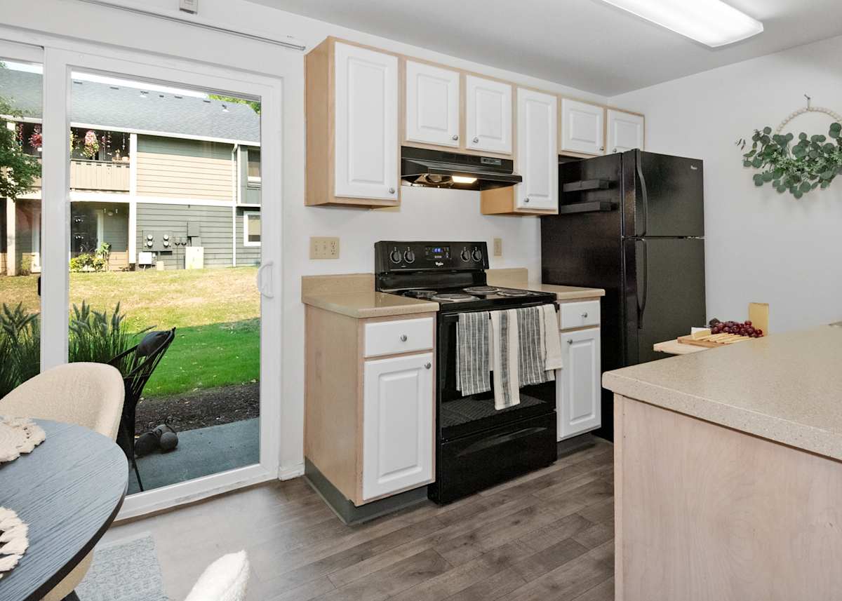 Clackamas Oregon Apartments Crown Court Photo Gallery