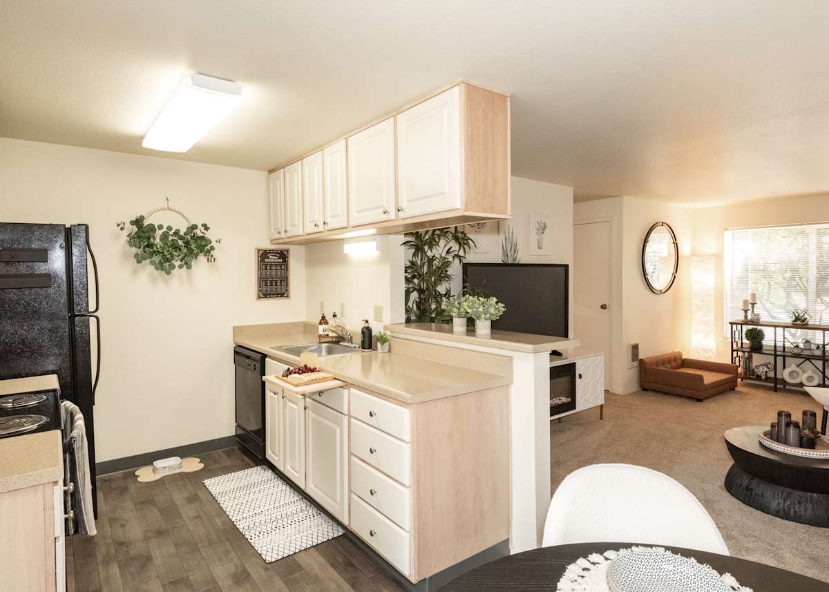 Clackamas Apartments Crown Court Photo Gallery