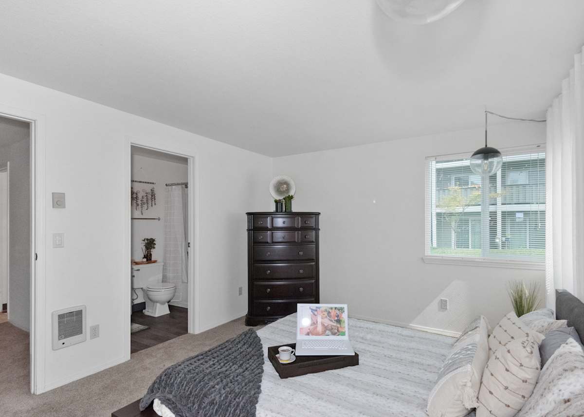 Clackamas Apartments Crown Court Photo Gallery