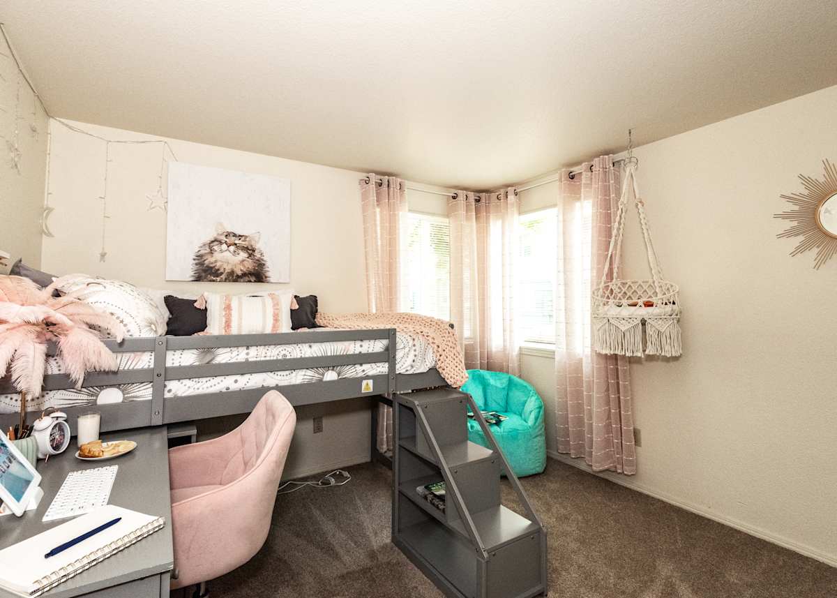 Clackamas Apartments Crown Court Photo Gallery