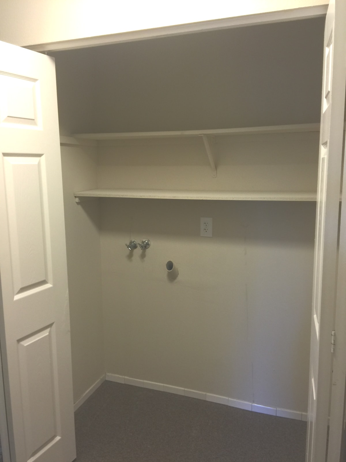 Photos and Video of La Costa 15 Apartments in Carlsbad, CA