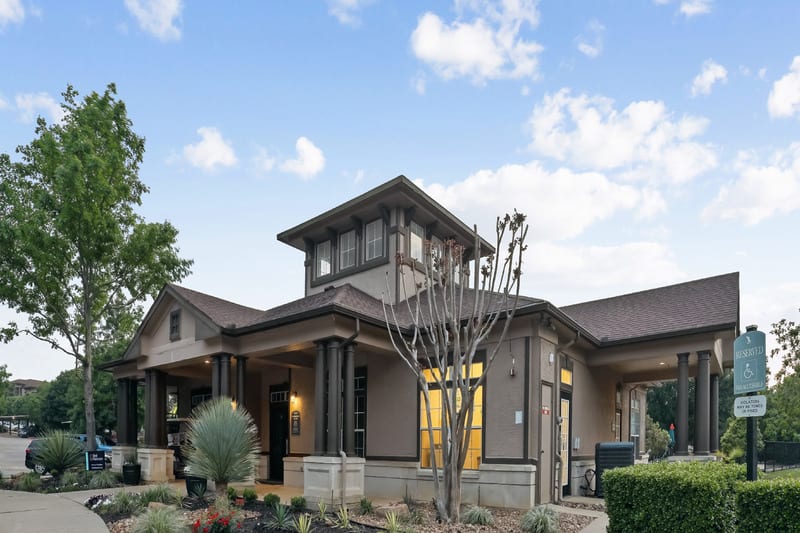 Photos and Video of Falcon Lakes in Arlington, TX