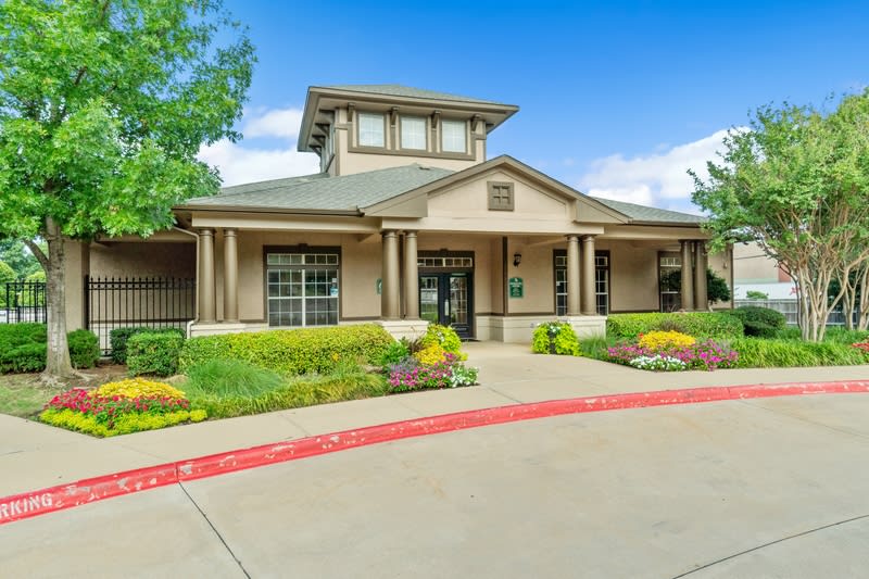 Photos and Video of Falcon Lakes in Arlington, TX