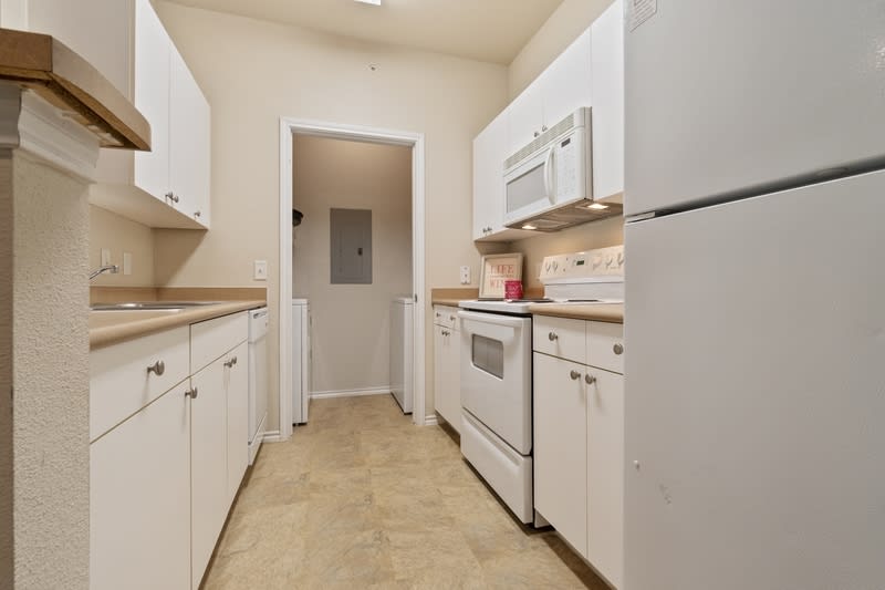 Windsong Apartments apartment photo