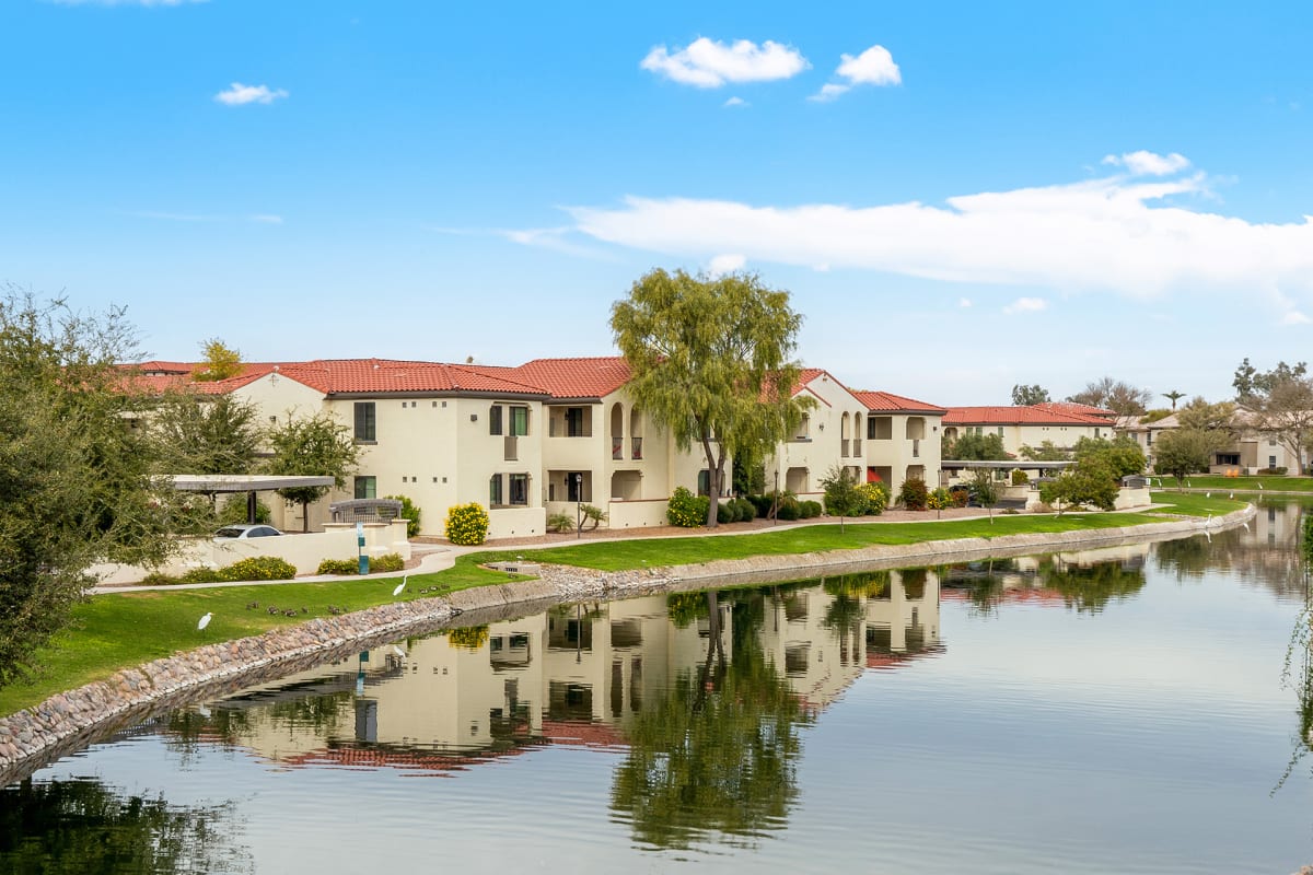 Photos Almeria at Ocotillo apartments in Chandler, AZ near Phoenix