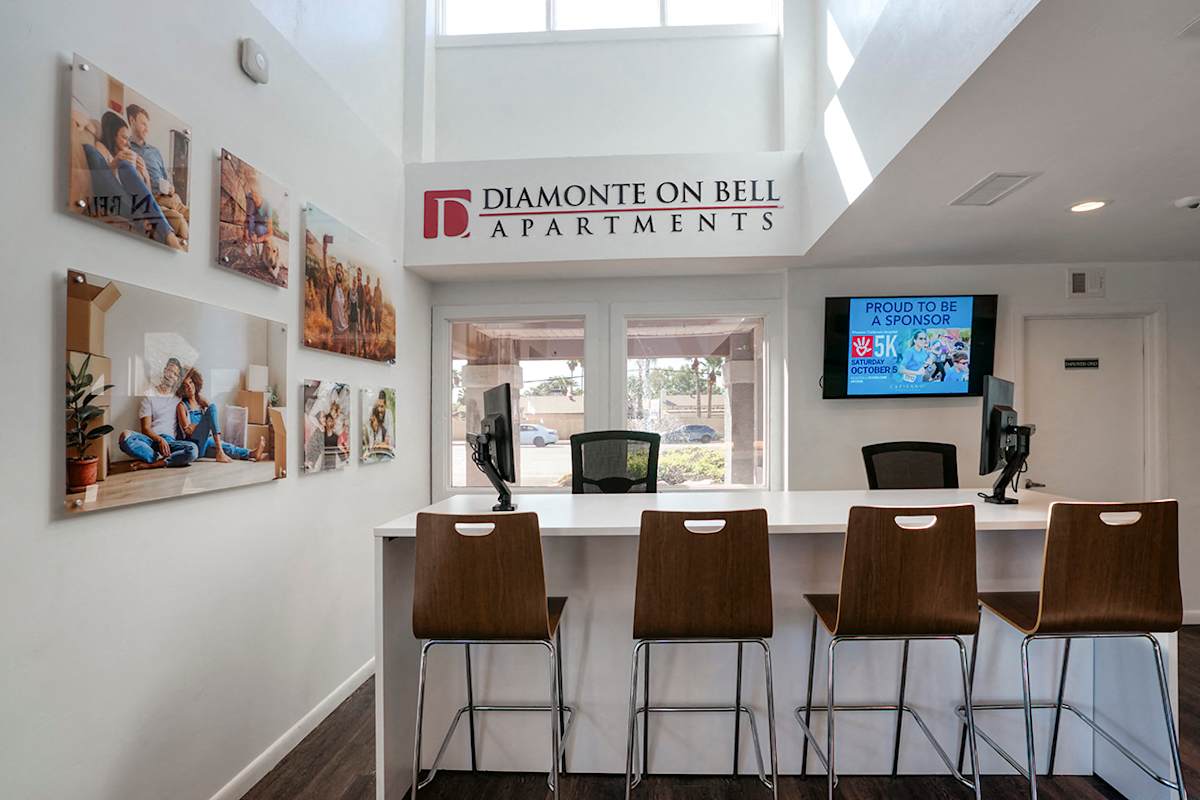 Leasing office and reception lounge at Diamonte on Bell.