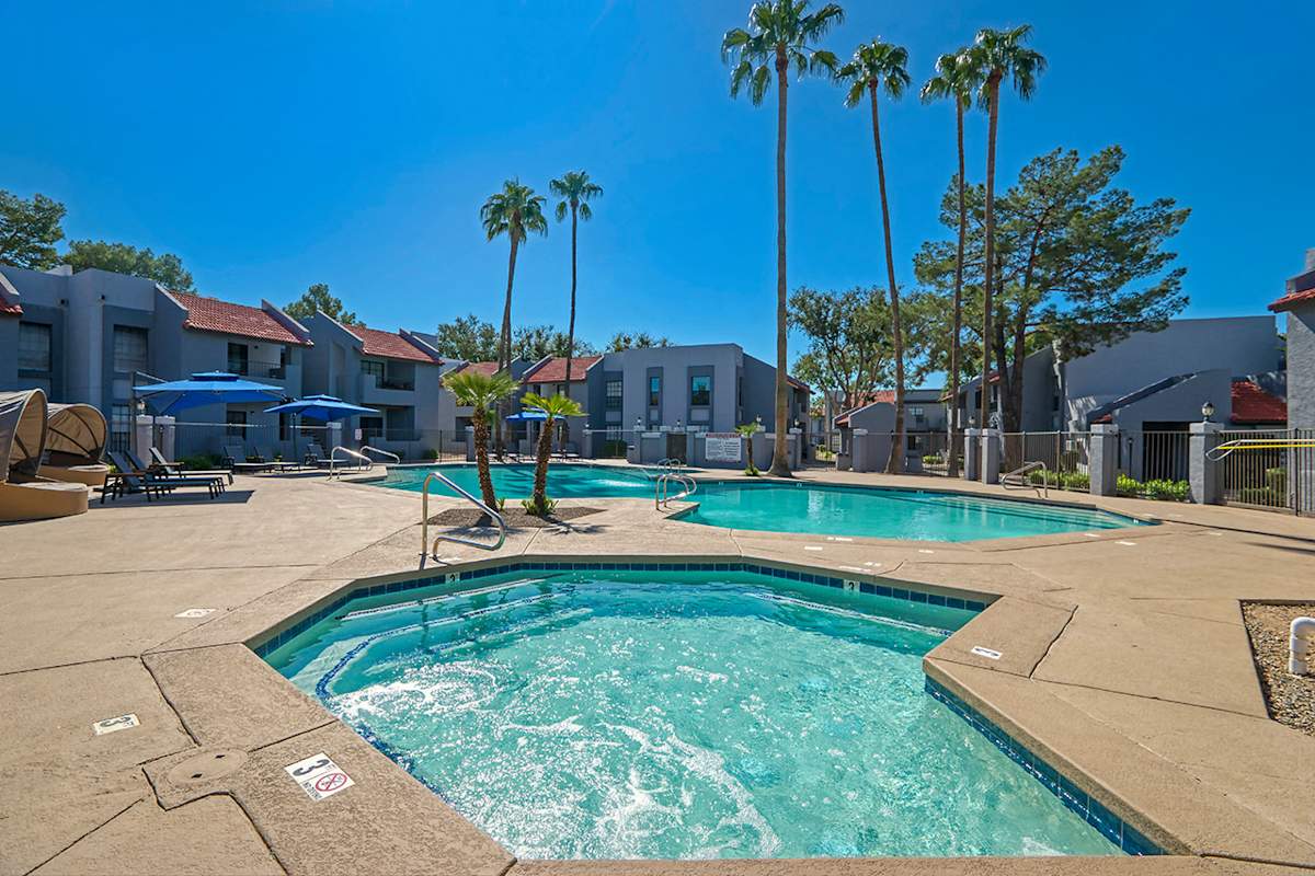 Spa beside the pool at Diamonte on Bell.