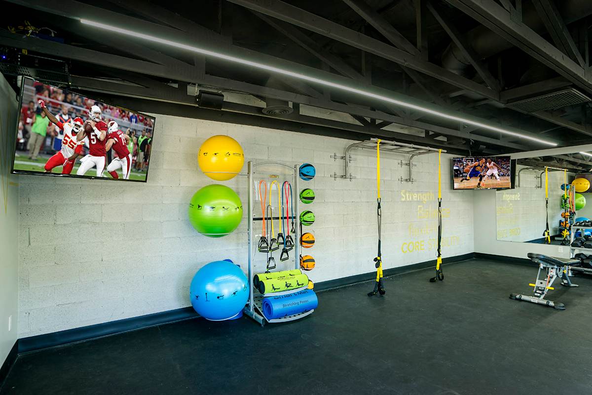 Fitness center at Diamonte on Bell.