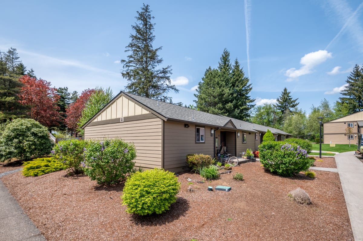 Photos and Video of Holiday Garden Sandy Apartments in Sandy, OR