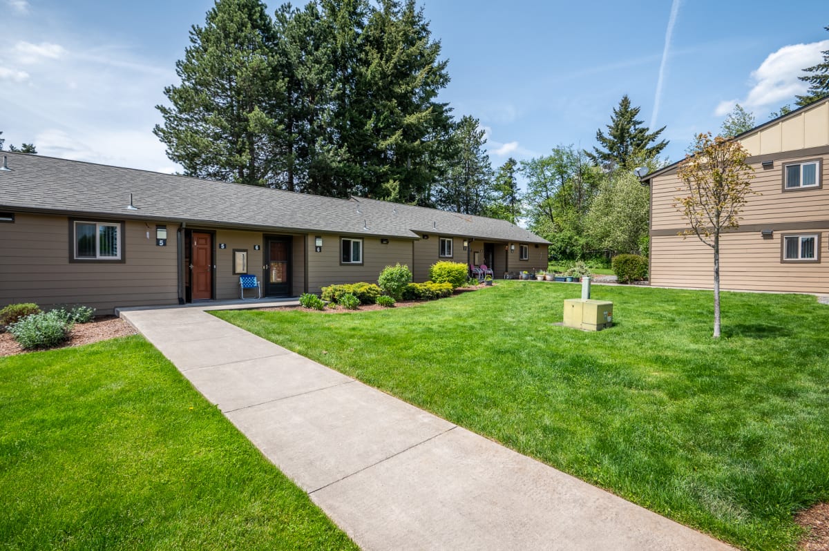 Photos and Video of Holiday Garden Sandy Apartments in Sandy, OR