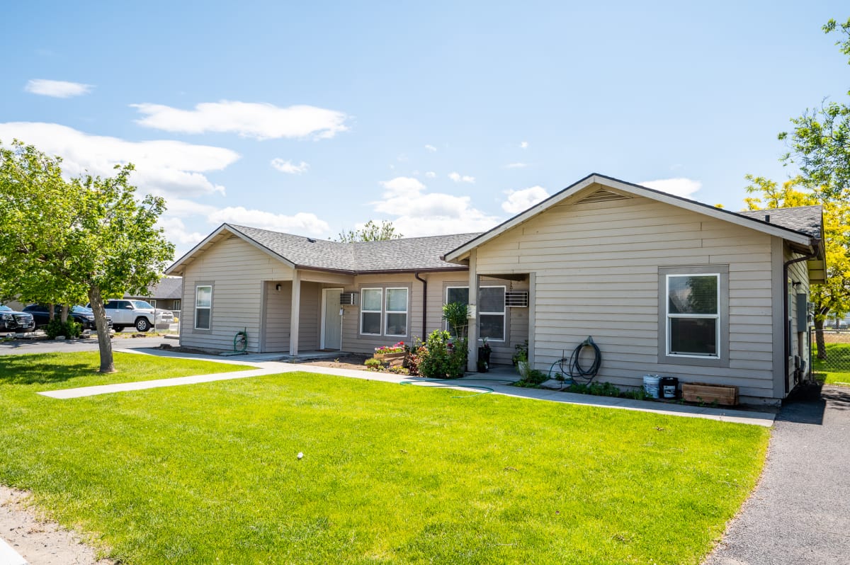 Photos and Video of Irrigon Farm Labor in Hermiston, OR