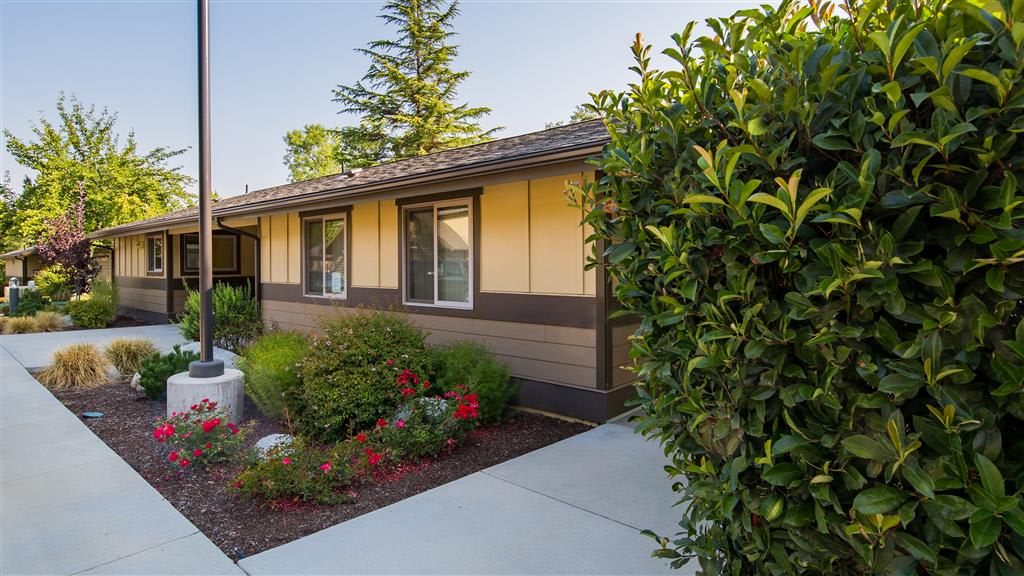 Photos and Video of Brookside Rose Brookside Village in Phoenix, OR