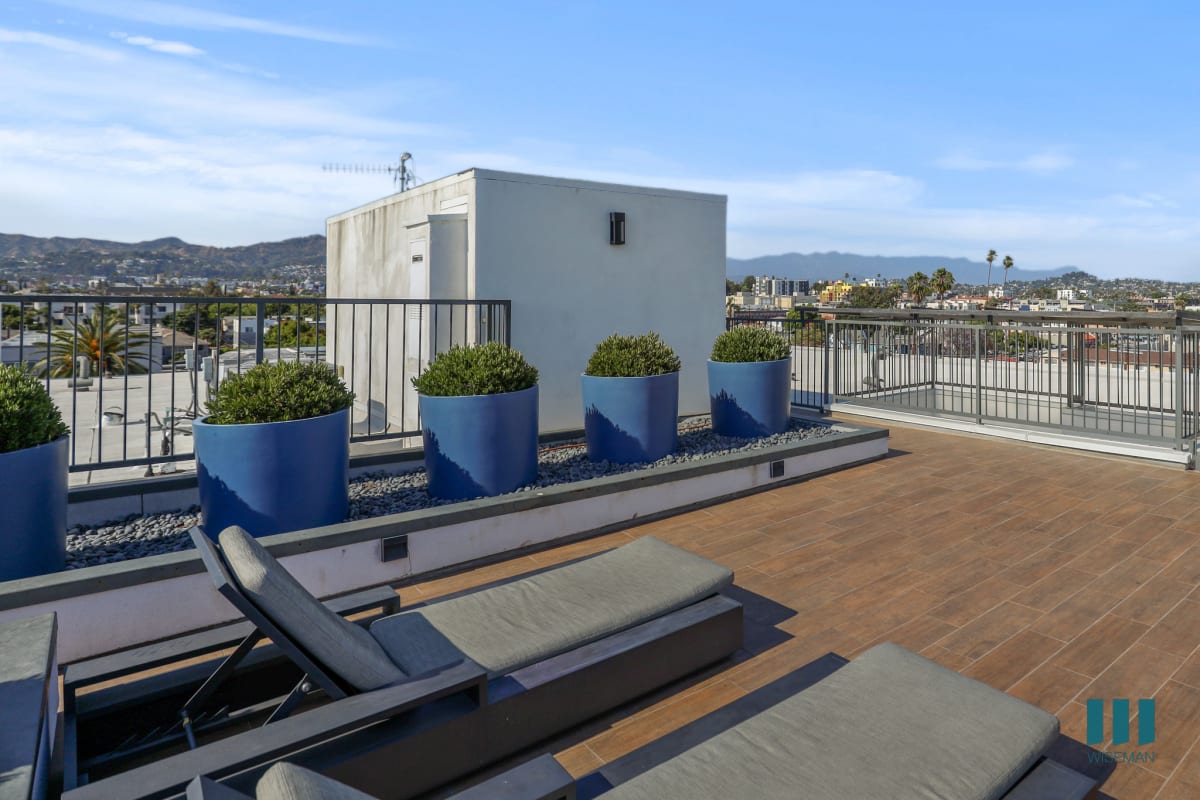Rosewood Heights by Wiseman — community and apartment views.