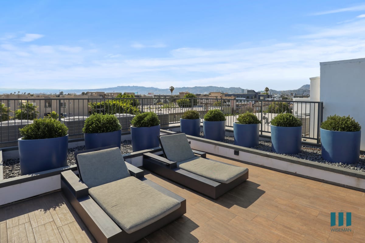 Rosewood Heights by Wiseman — community and apartment views.