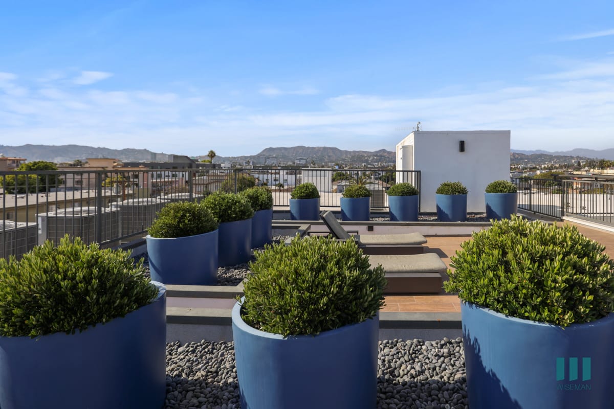 Rosewood Heights by Wiseman — community and apartment views.