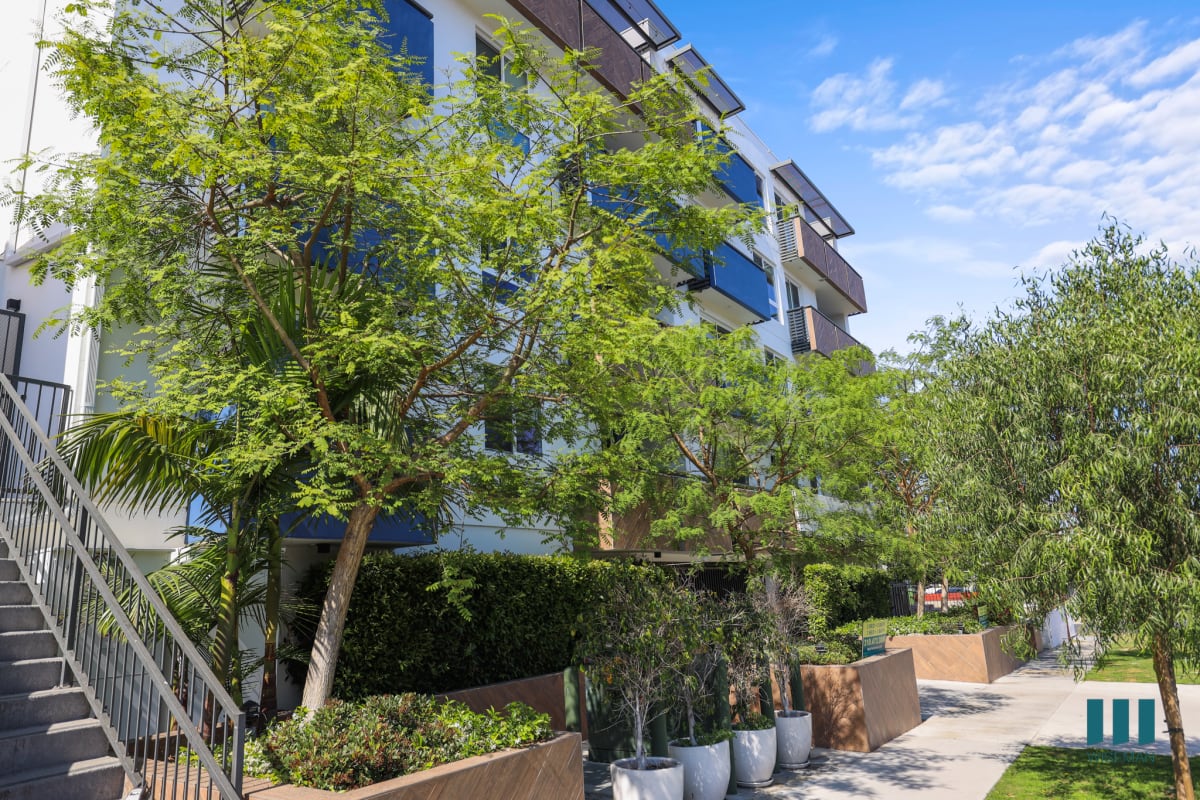 Rosewood Heights by Wiseman — community and apartment views.