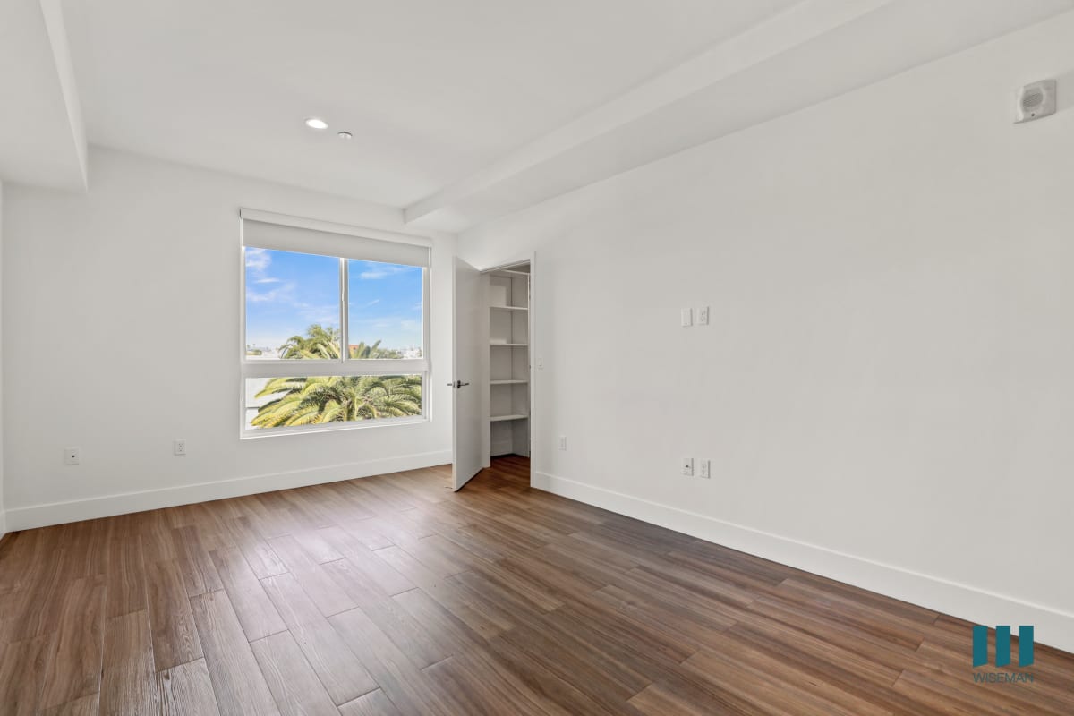 Rosewood Heights by Wiseman — community and apartment views.