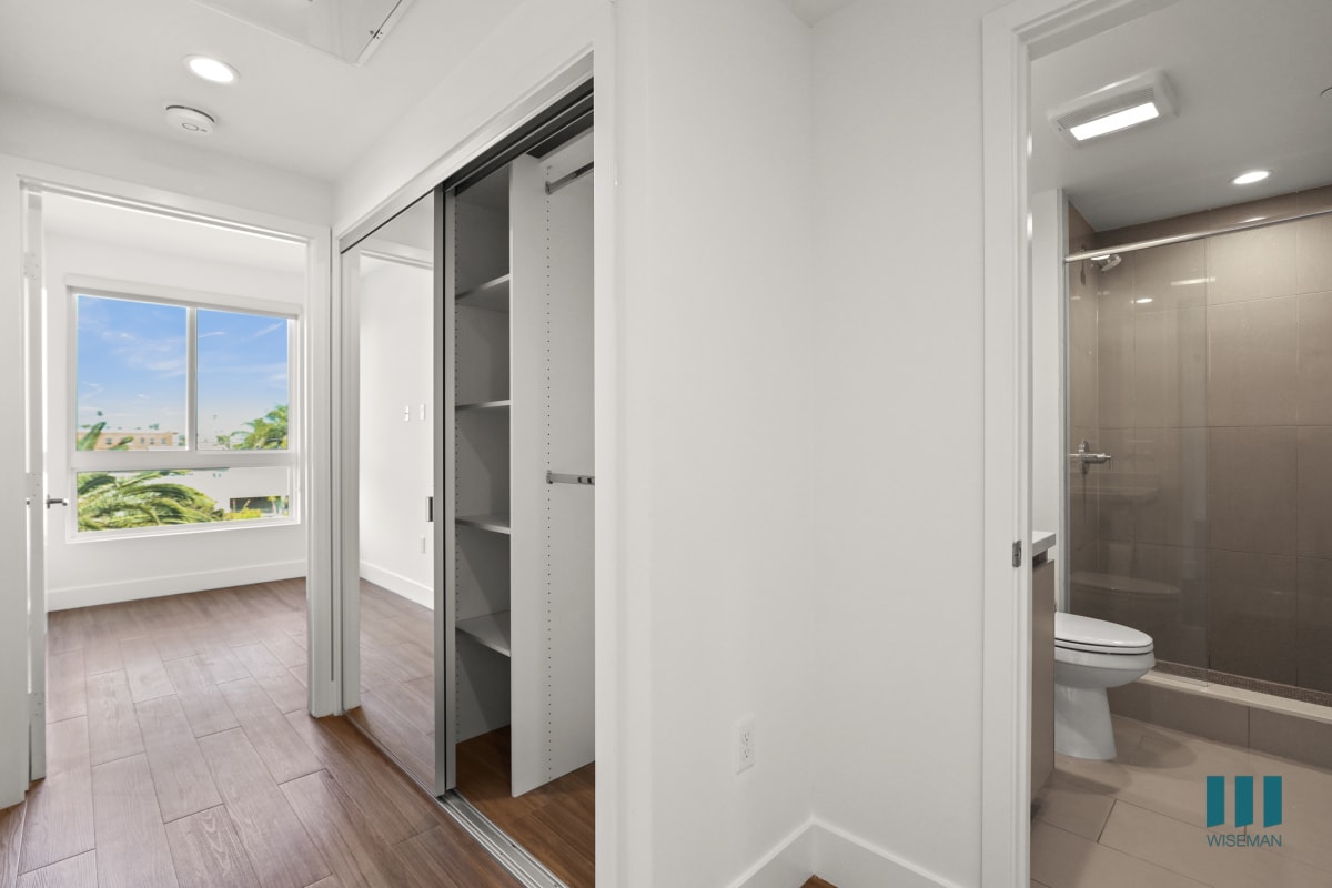 Rosewood Heights by Wiseman — community and apartment views.