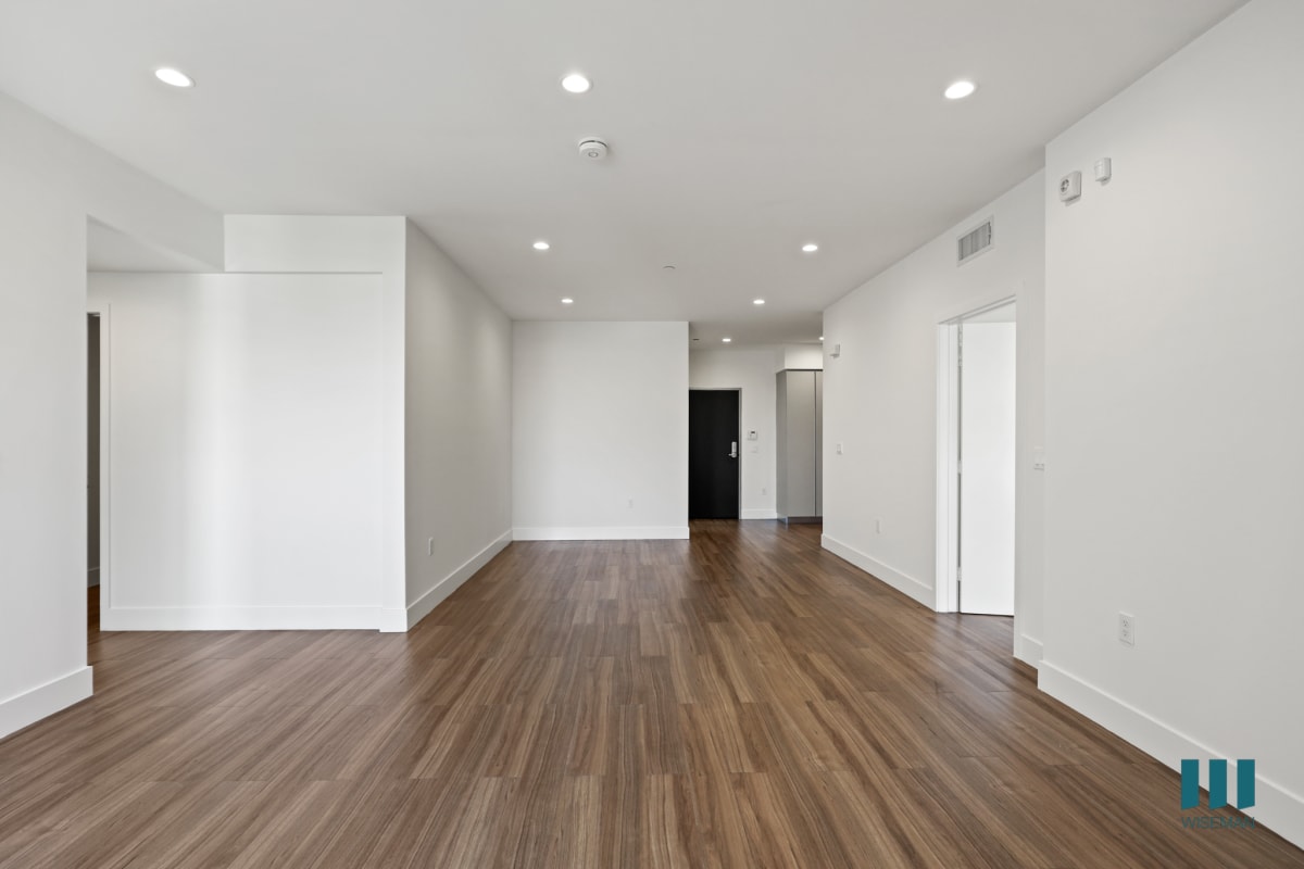 Rosewood Heights by Wiseman — community and apartment views.