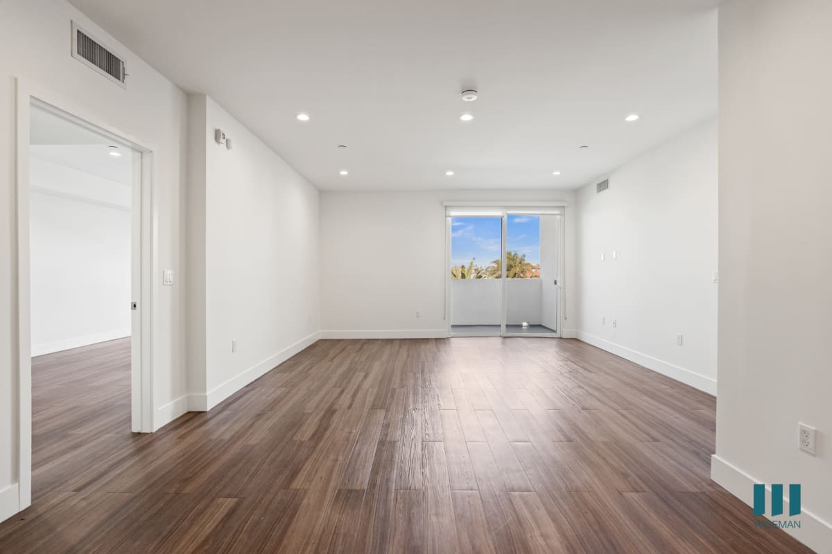 Rosewood Heights by Wiseman — community and apartment views.