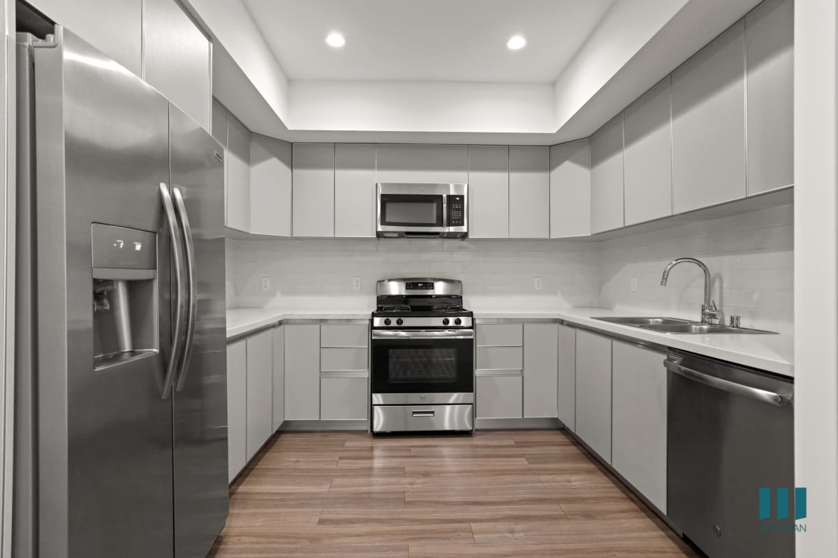 Rosewood Heights by Wiseman — community and apartment views.