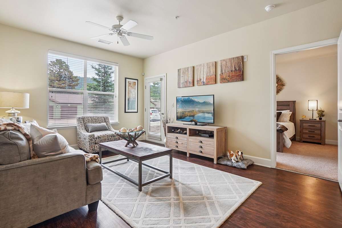 Trail Ridge at Woodland Park Apartments living room - Woodland Park, CO