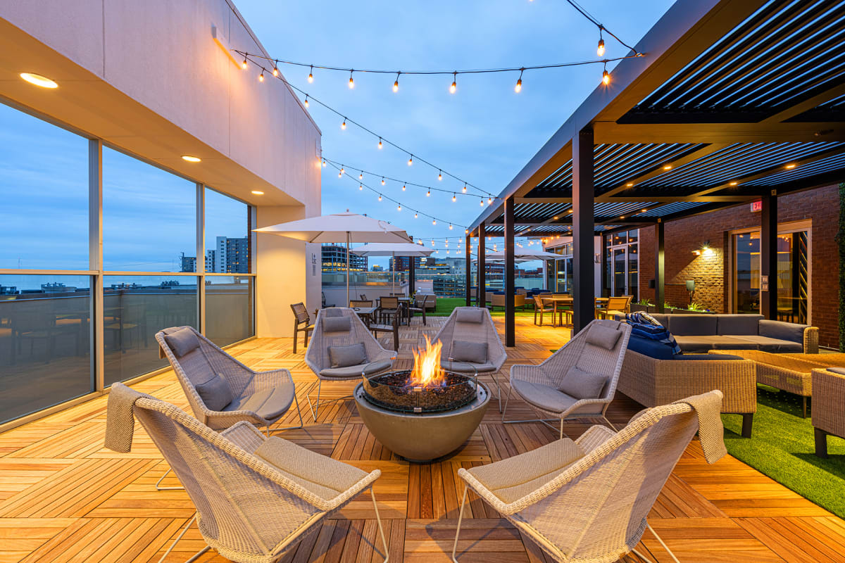 Venue Brookwood Apartments outdoor fire pit lounge - Atlanta, GA