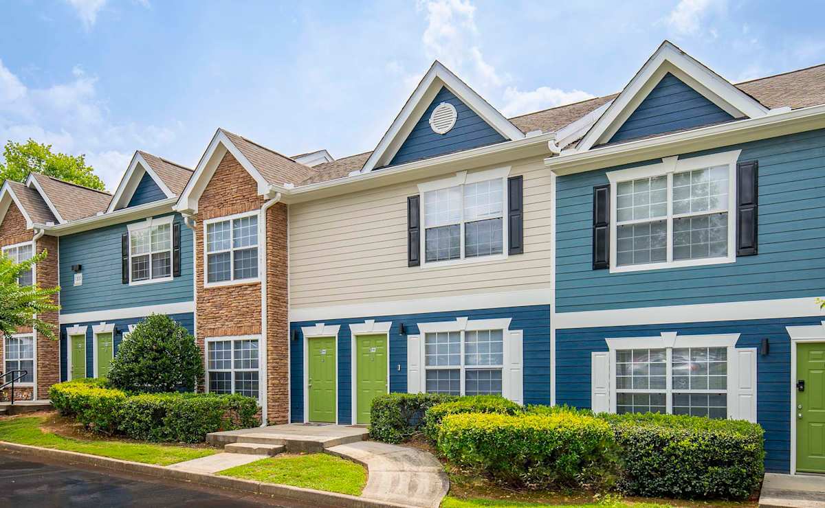 Alexander Crossing Apartments & Townhomes townhome buildings - Loganville, GA