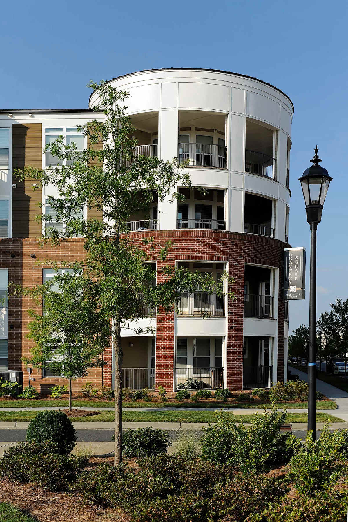 Gramercy Square at Ayrsley curved building exterior - Charlotte, NC
