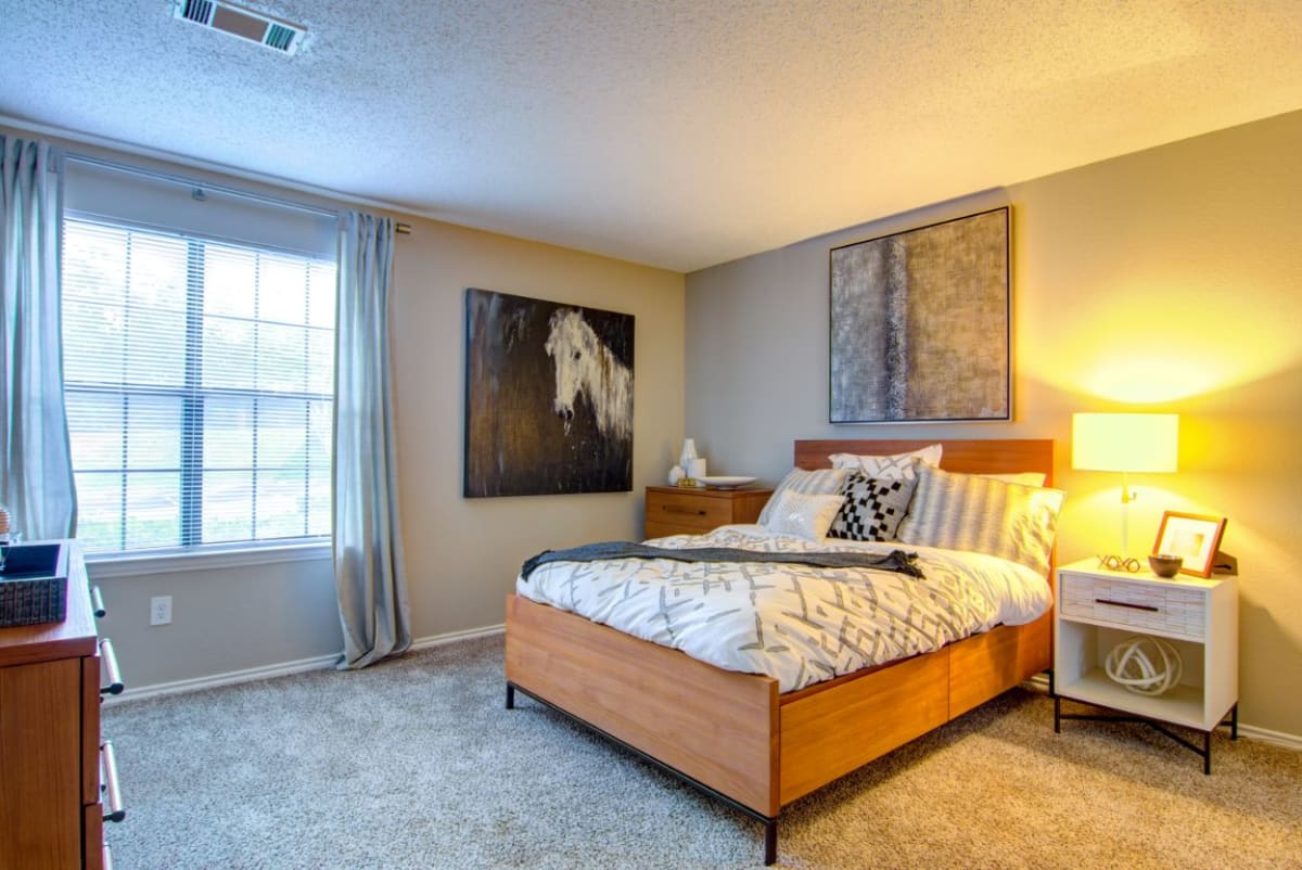 Barrington Hills Apartments bedroom interior - Peachtree Corners, GA